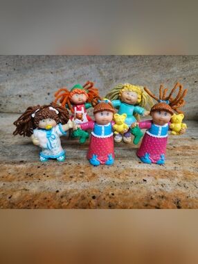 Vintage Cabbage Patch Kids Toy Yarn Hair Collectible Figurines Lot of 5